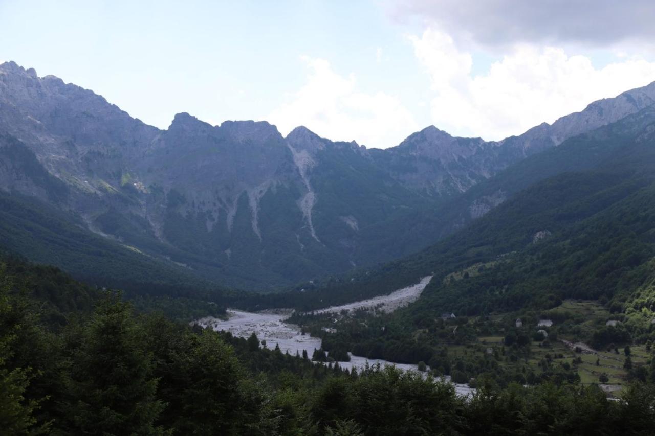 Bujtina Malaj Hotel Valbone Bagian luar foto